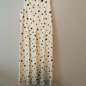 NWT White with black and yellow flowers Gap size 10